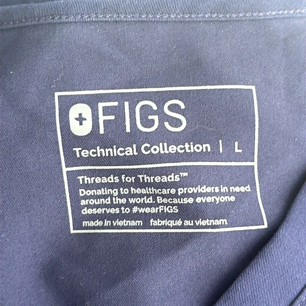 Figs Catarina Technical Collection One-Pocket Scrub Top in Navy Blue Size Large
